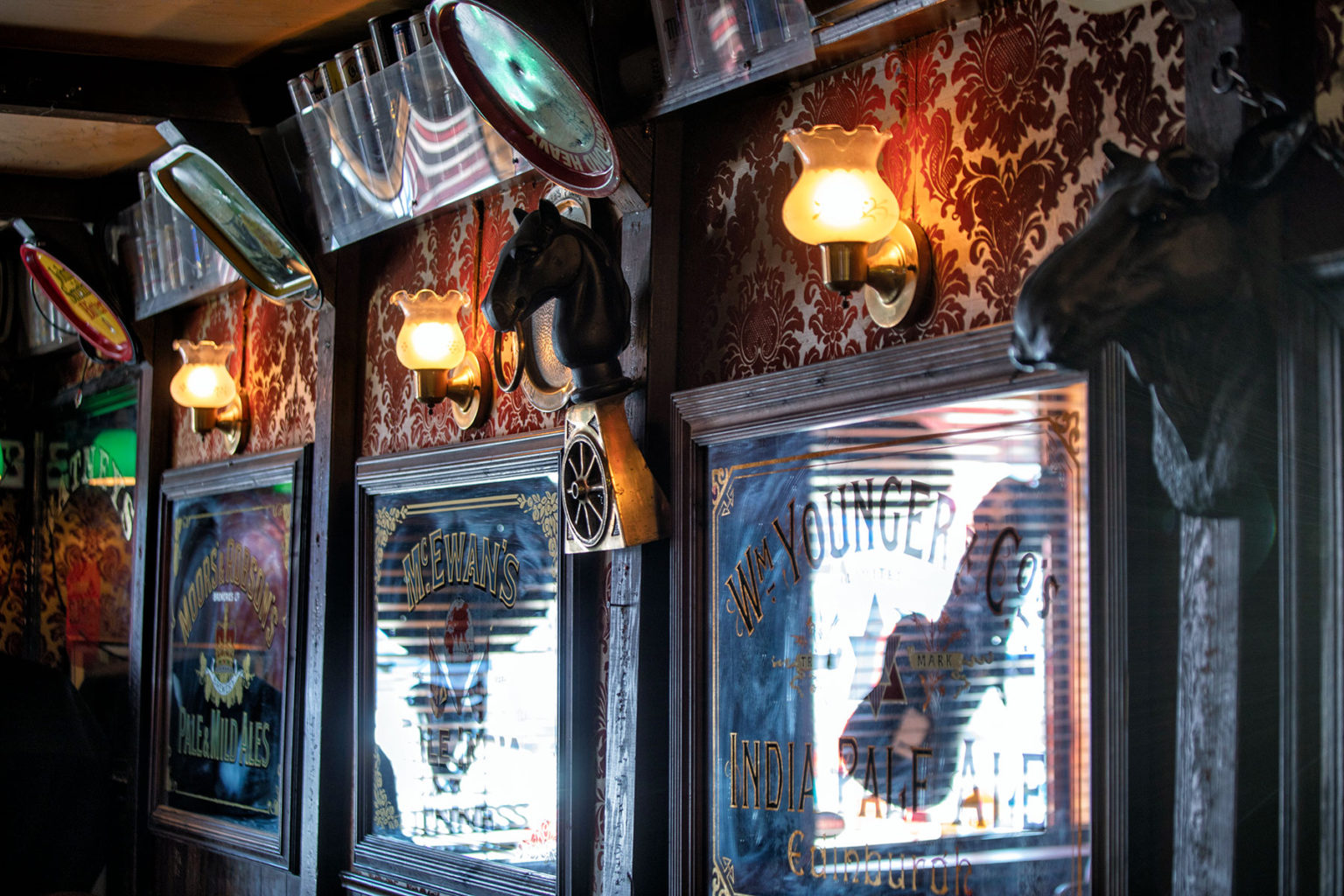 English Pub/Restaurant in San Mateo, California / The Swingin' Door